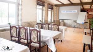 Pension Seenah - Bestuhlung, Leinwand & Flippchart – Seminarraum