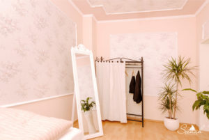 Schlafzimmer Nummer 1 von unserer Ferienwohnung für 6 Personen in der Pension Seenah im schönen Leipziger Neuseenland